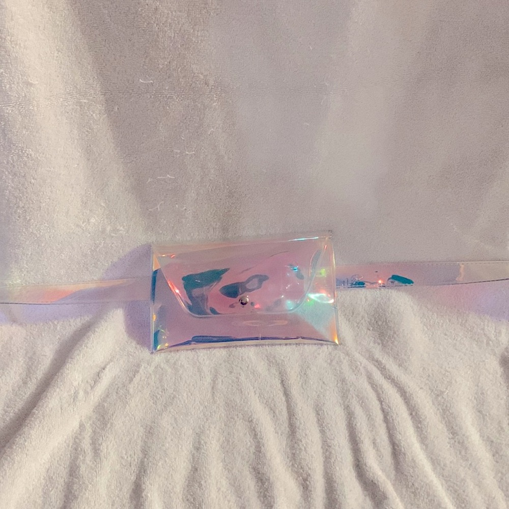 Iridescent Fanny pack 🤍✨✨